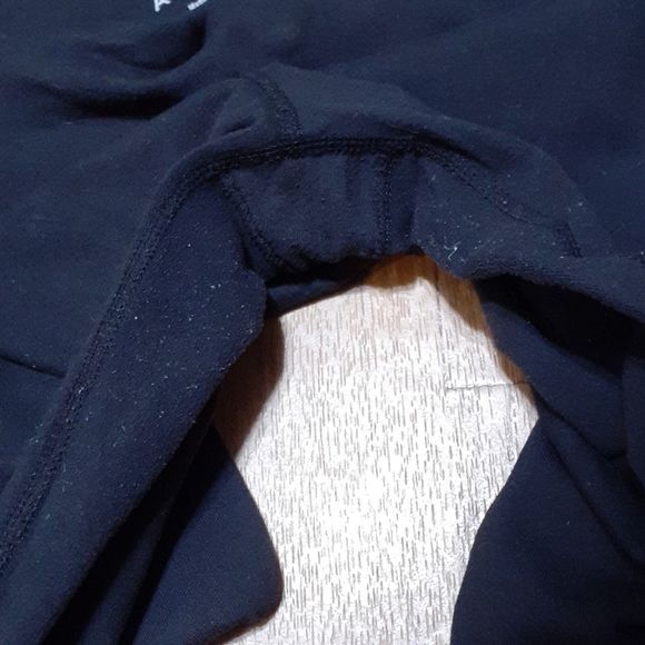 Athleta 17" Black Capri Leggings Medium GUC - Picture 6 of 6